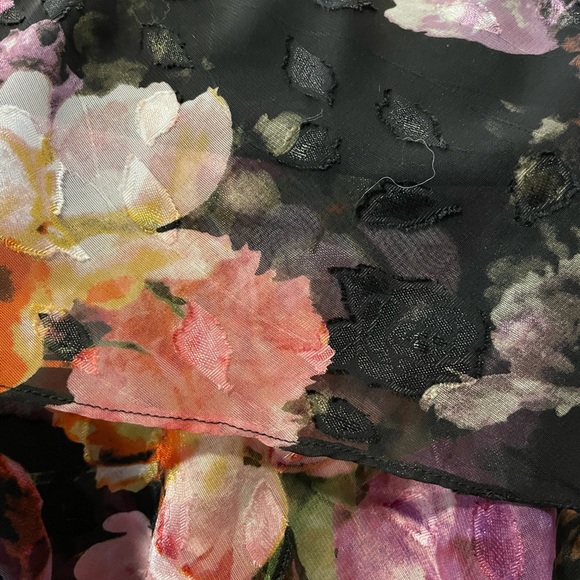 Alex Evenings stunning dressy evening blouse.  Floral print, burnout, tiered - Picture 6 of 9